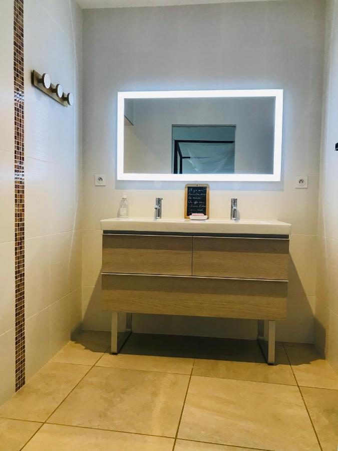 Ferme St Pierre 2 Suites Avec Repas, Piscine, Clim, Cheminee Ou Baignoire Spa Chabeuil Exterior photo